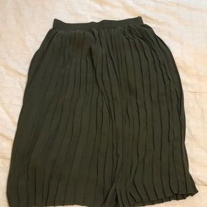 Dark green pleated maxi skirt